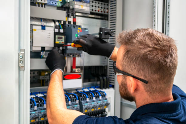 Best Affordable Electrician  in Menasha, WI
