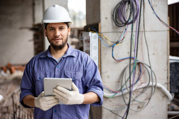 Best Affordable Emergency Electrician  in Menasha, WI